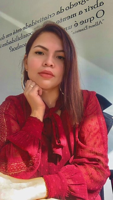 Emanuelle Moreira